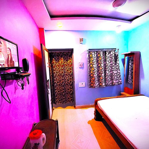 single room hotel maa tara